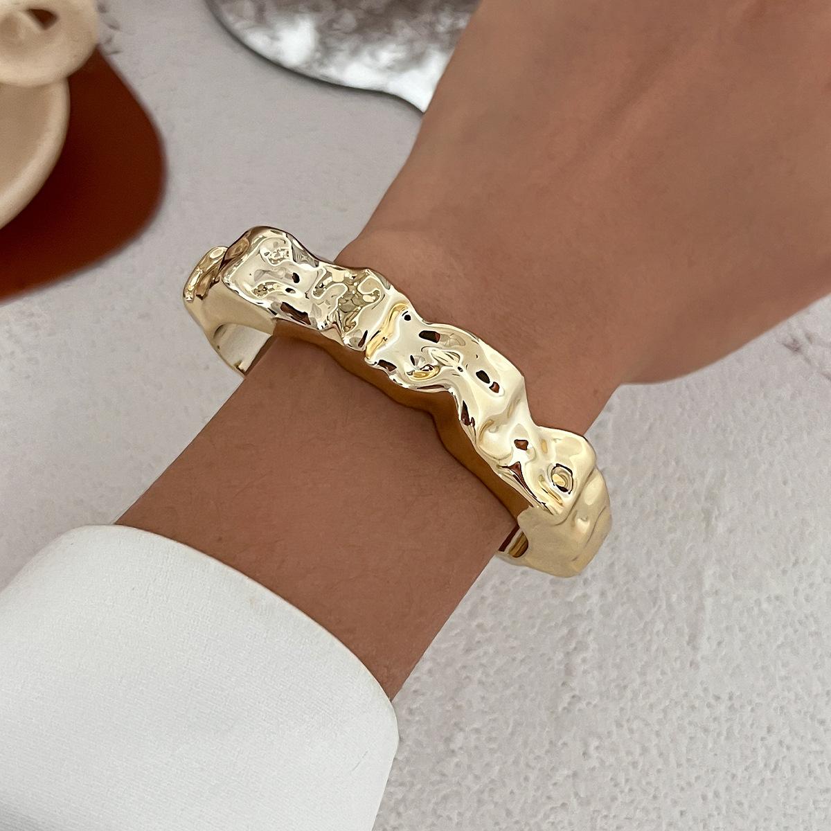 DIEZI Exaggerated Gold Silver Color CCB Cuff Bangles Vintage Punk Irregular Geometric Plastic Bangles Women Bracelet Men Jewelry
DIEZI Exaggerated Gold Silver Color CCB Cuff Bangles Vintage Punk Irregular Geometric Plastic Bangles Women Bracelet Men Jewelry