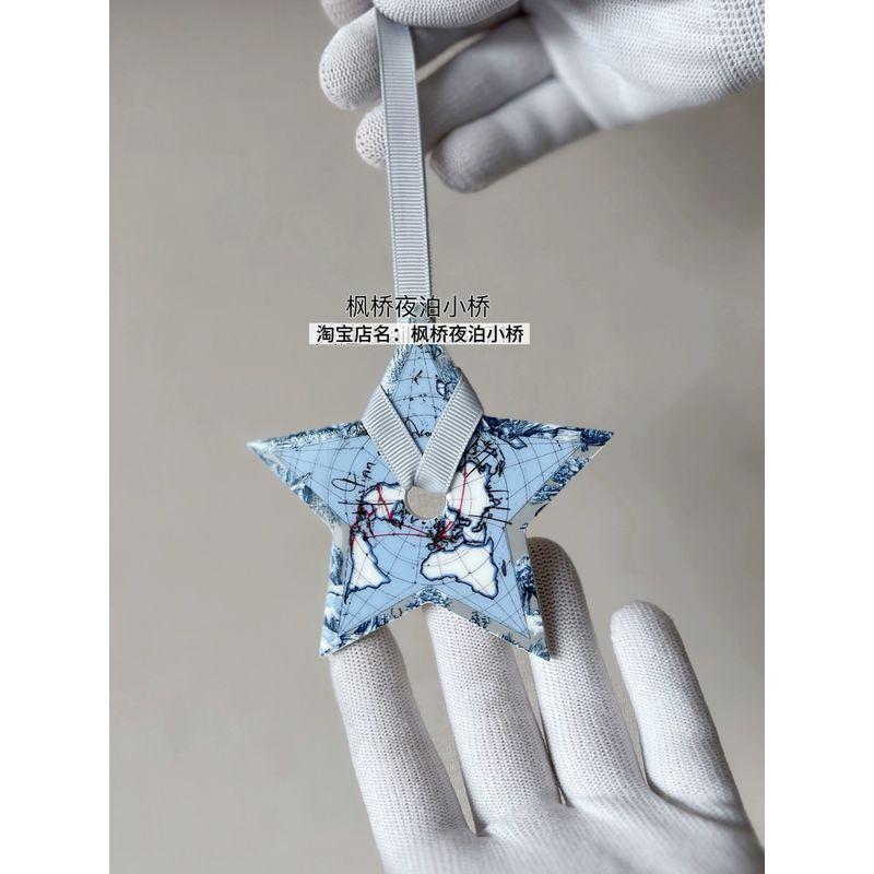 New Beauty Counter Gift Item: Ceramic Lucky Five-Pointed Star Hanging Ornament, Aroma Diffuser Stone, Car Fragrance, Limited Edition Boxed Set Default
New Beauty Counter Gift Item: Ceramic Lucky Five-Pointed Star Hanging Ornament, Aroma Diffuser Stone, Car Fragrance, Limited Edition Boxed Set Default