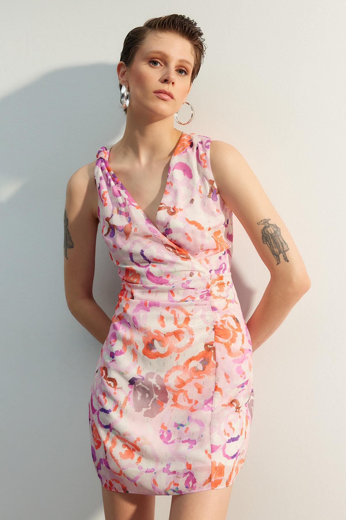 Платье - Розовый - А-силуэт
Платье - Розовый - А-силуэт