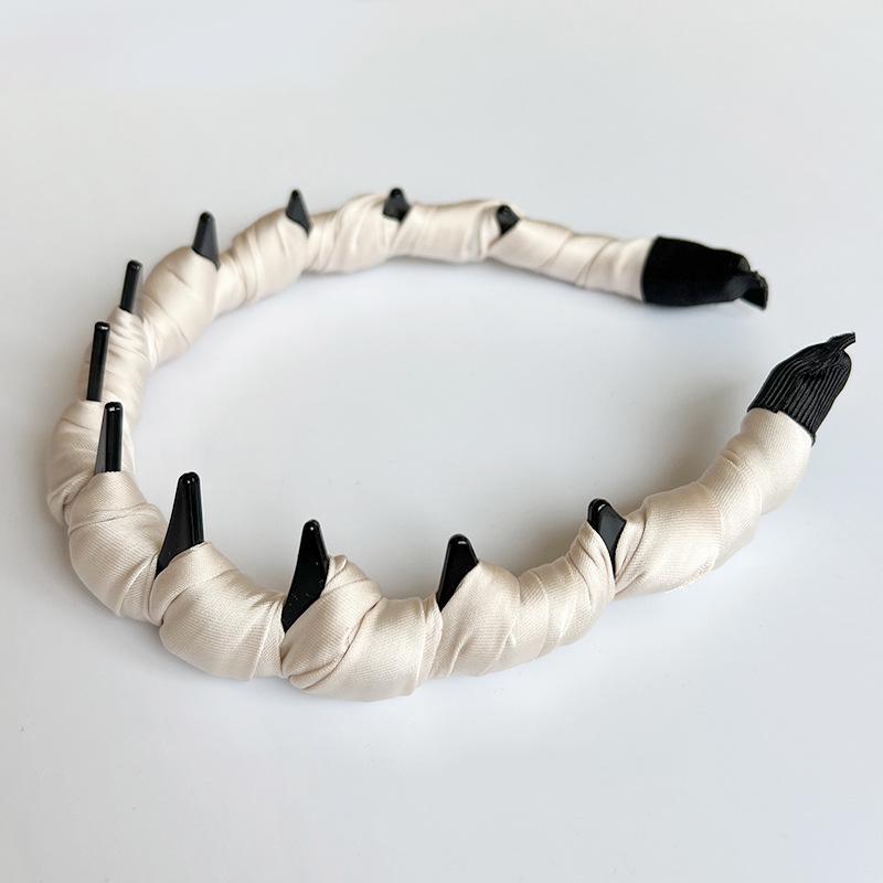 Women’s 2025 Toothed Non-Slip Luxury Headband
Women’s 2025 Toothed Non-Slip Luxury Headband