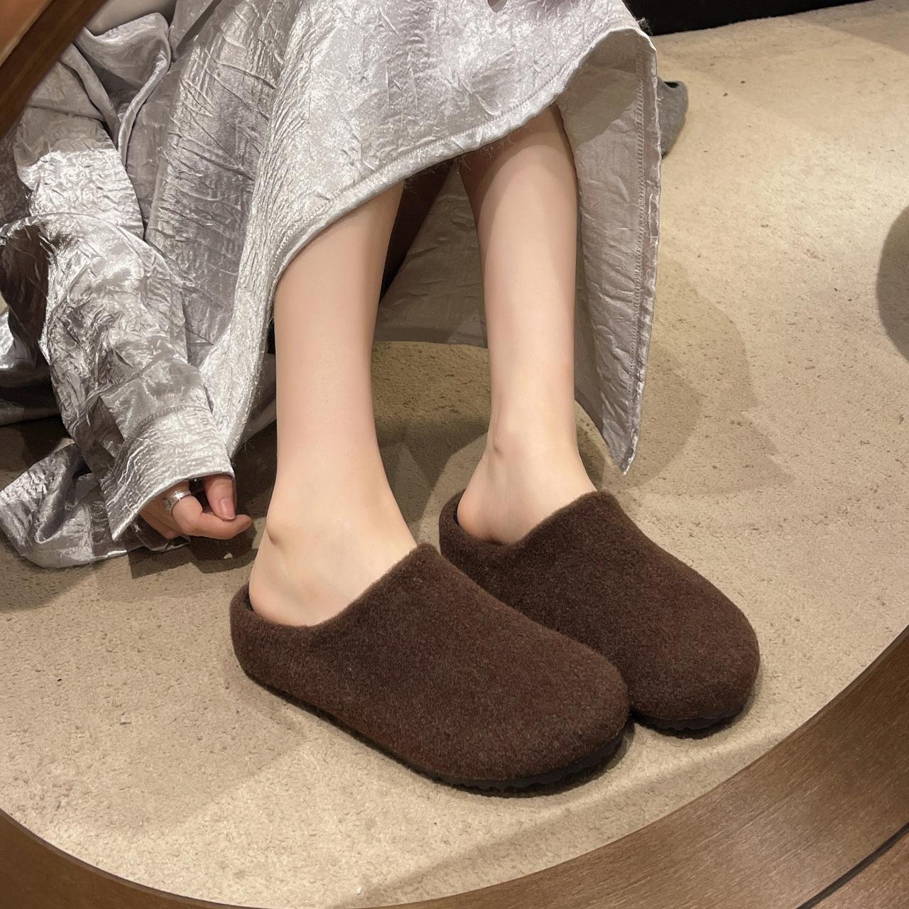 Korean version of casual fluffy slippers women s 2024 new winter new outer wear lazy plush bag head half drag muller shoes 35 сірий колір
Korean version of casual fluffy slippers women s 2024 new winter new outer wear lazy plush bag head half drag muller shoes 35 сірий колір