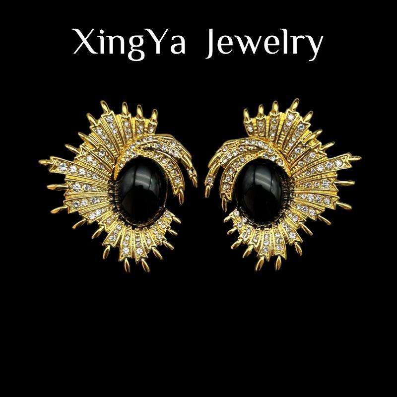 Vintage Heavy Industries Fully Inlaid Irregular High-end Design Geometric Elliptical Temperament Versatile Earrings 925 чорний
Vintage Heavy Industries Fully Inlaid Irregular High-end Design Geometric Elliptical Temperament Versatile Earrings 925 чорний