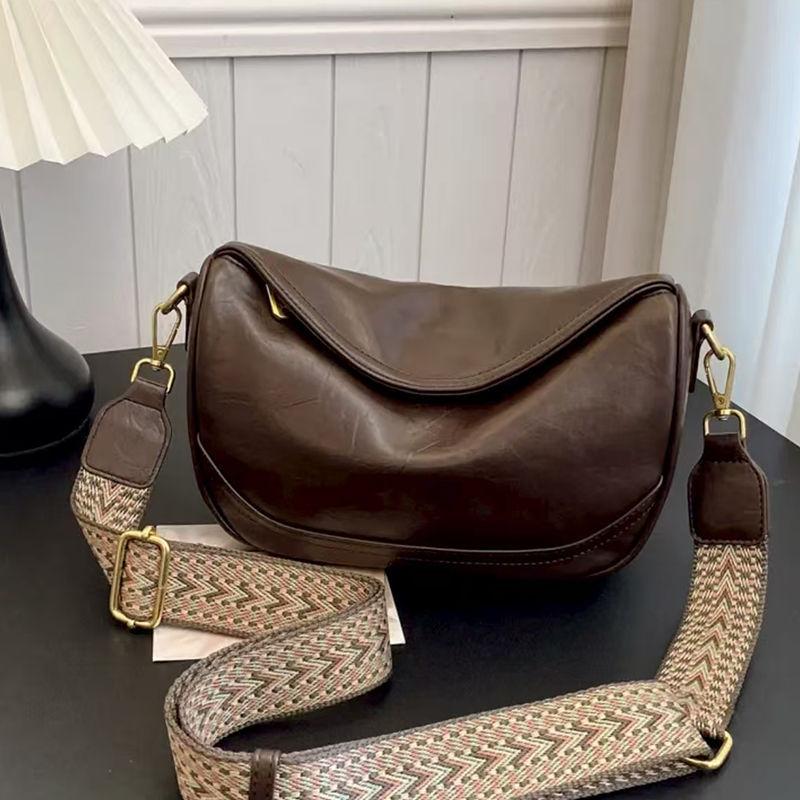 Ранняя осень новая сумка из эбенового дерева женская сумка для поездок на работу универсальная взрывная сумка-мессенджер сумка под мышкой модная сумка-пельмень нишевая сумка на плечо сумка коричневый
Ранняя осень новая сумка из эбенового дерева женская сумка для поездок на работу универсальная взрывная сумка-мессенджер сумка под мышкой модная сумка-пельмень нишевая сумка на плечо сумка коричневый