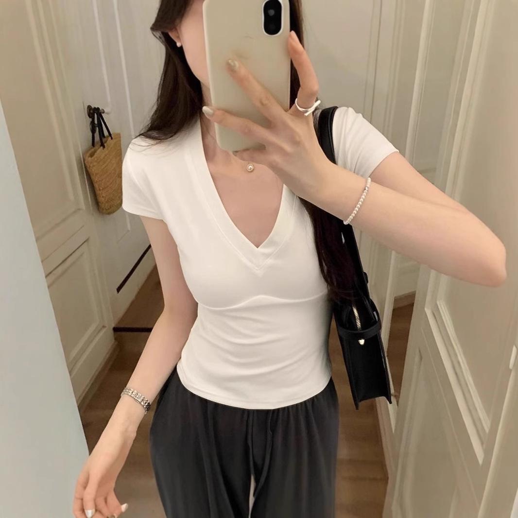 Women s Red V-Neck Slim-Fit Short-Sleeve T-Shirt - Sexy, Stylish Summer Essential S чёрный
Women s Red V-Neck Slim-Fit Short-Sleeve T-Shirt - Sexy, Stylish Summer Essential S чёрный