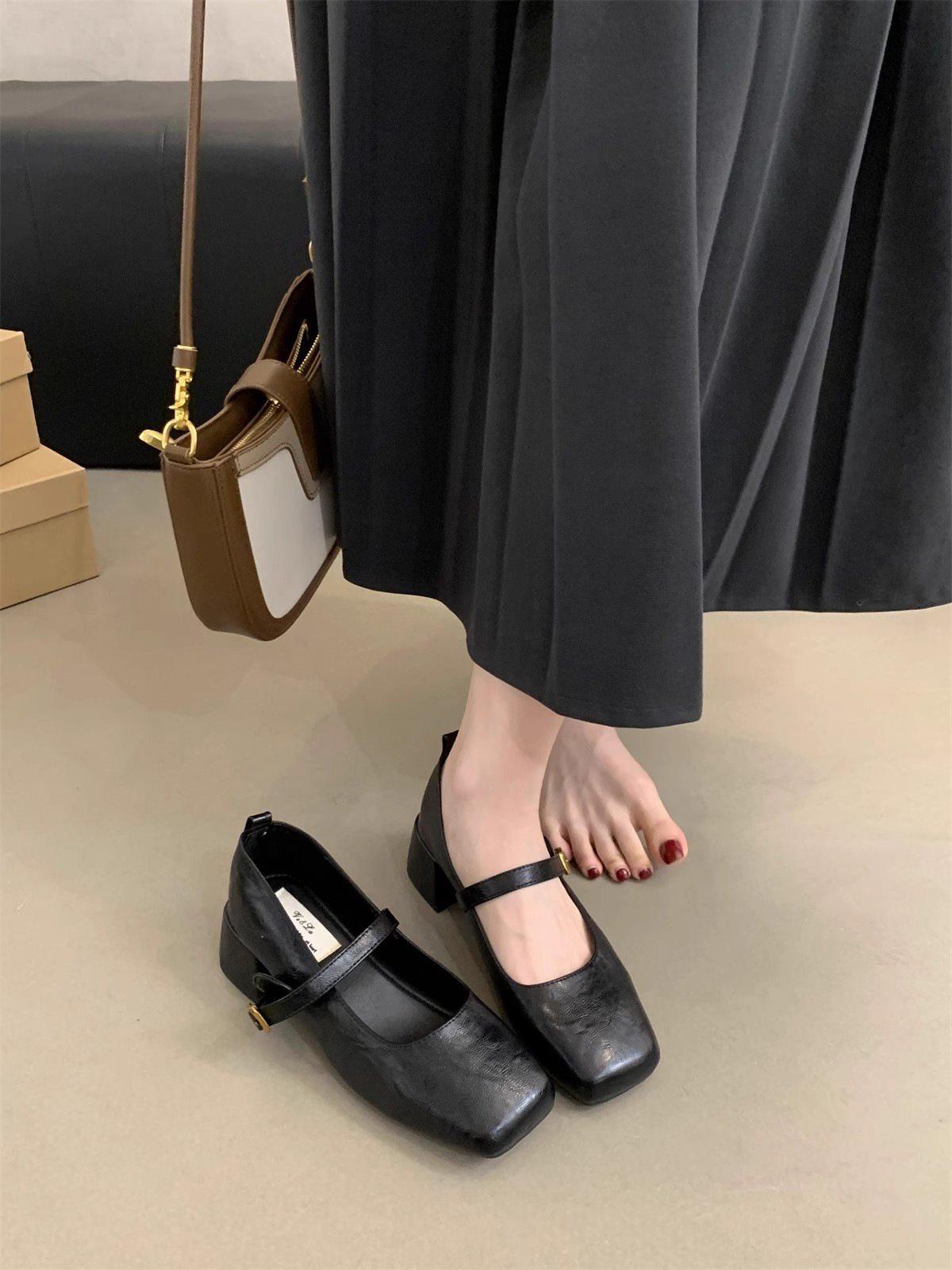 New rough mid-spring shallow mouth 2025 Mary Jane shoes women s skirt with shallow mouth single shoes French retro heel square head 39 чорний
New rough mid-spring shallow mouth 2025 Mary Jane shoes women s skirt with shallow mouth single shoes French retro heel square head 39 чорний