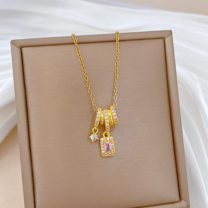 Trendy Fashion Zircon Pink Square Crystal Charm Pendant Necklace for Women Girls Sweet Stainless Steel Chain Gold Color Jewelry
Trendy Fashion Zircon Pink Square Crystal Charm Pendant Necklace for Women Girls Sweet Stainless Steel Chain Gold Color Jewelry