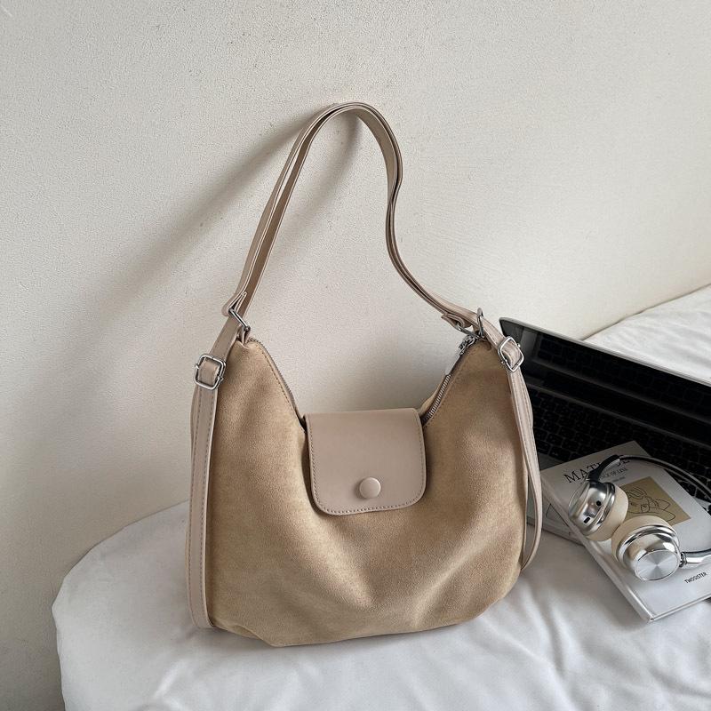 Multifunctional large-capacity bag women s new retro versatile shoulder messenger bag commuter backpack
Multifunctional large-capacity bag women s new retro versatile shoulder messenger bag commuter backpack