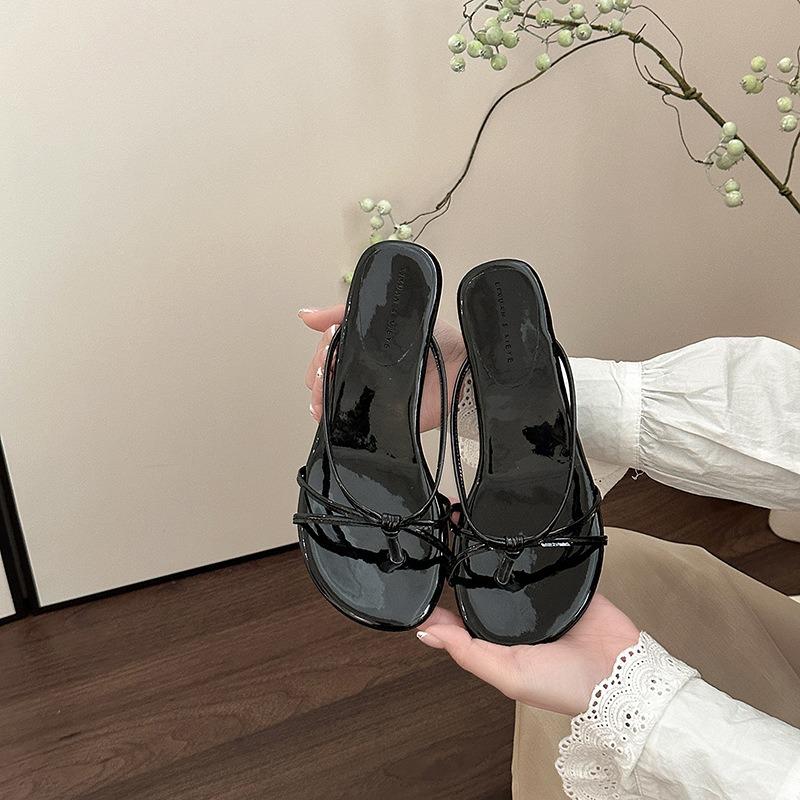 Retro and Versatile Wedge Heels for Women New Flat Simple and Anti-slip One-shoulder Shoes 35 чорний
Retro and Versatile Wedge Heels for Women New Flat Simple and Anti-slip One-shoulder Shoes 35 чорний