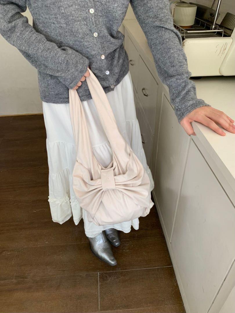 2024 новая стильная и простая джинсовая сумка через плечо с милым изысканным бантом и нишевой сумкой-тоутом для поездок на работу белый
2024 новая стильная и простая джинсовая сумка через плечо с милым изысканным бантом и нишевой сумкой-тоутом для поездок на работу белый