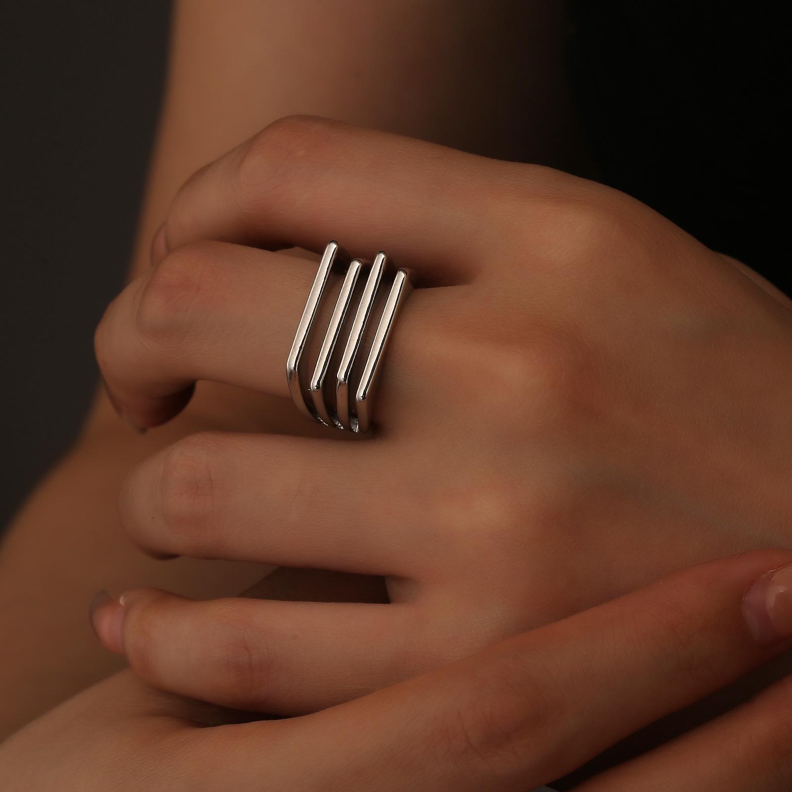Geometric Lines Multi-Layer Openable 925 Silver Ring: Versatile, Fashionable, Creative Index Finger Ring for Women
Geometric Lines Multi-Layer Openable 925 Silver Ring: Versatile, Fashionable, Creative Index Finger Ring for Women