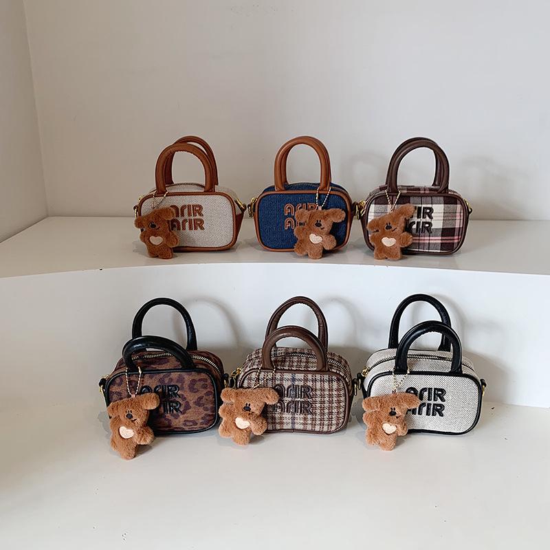 Стильная детская мини-сумочка с леопардовым принтом 2025 - Милый клетчатый дизайн для мальчиков и девочек
Стильная детская мини-сумочка с леопардовым принтом 2025 - Милый клетчатый дизайн для мальчиков и девочек