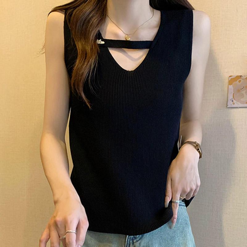 Майки женские летние 2025 без рукавов с V-образным вырезом белые черные трикотажные майки женские топы JJ262 One Size чёрный
Майки женские летние 2025 без рукавов с V-образным вырезом белые черные трикотажные майки женские топы JJ262 One Size чёрный