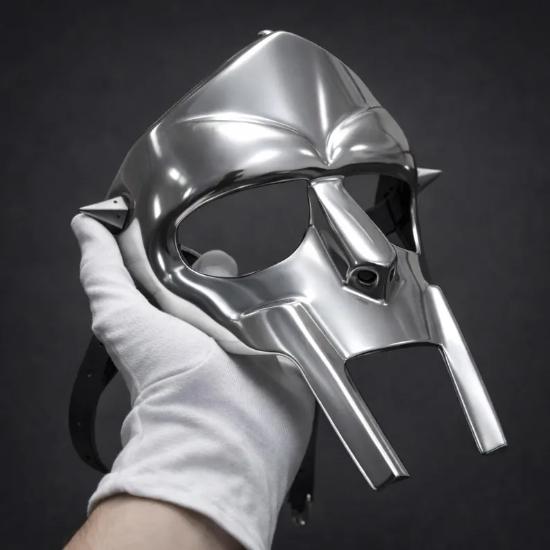 Маска Гладиатора в стиле MF DOOM – Ручная работа, Металлическая Маска для Лица с Зеркальной Отделкой для Косплея и Коллекционирования
Маска Гладиатора в стиле MF DOOM – Ручная работа, Металлическая Маска для Лица с Зеркальной Отделкой для Косплея и Коллекционирования