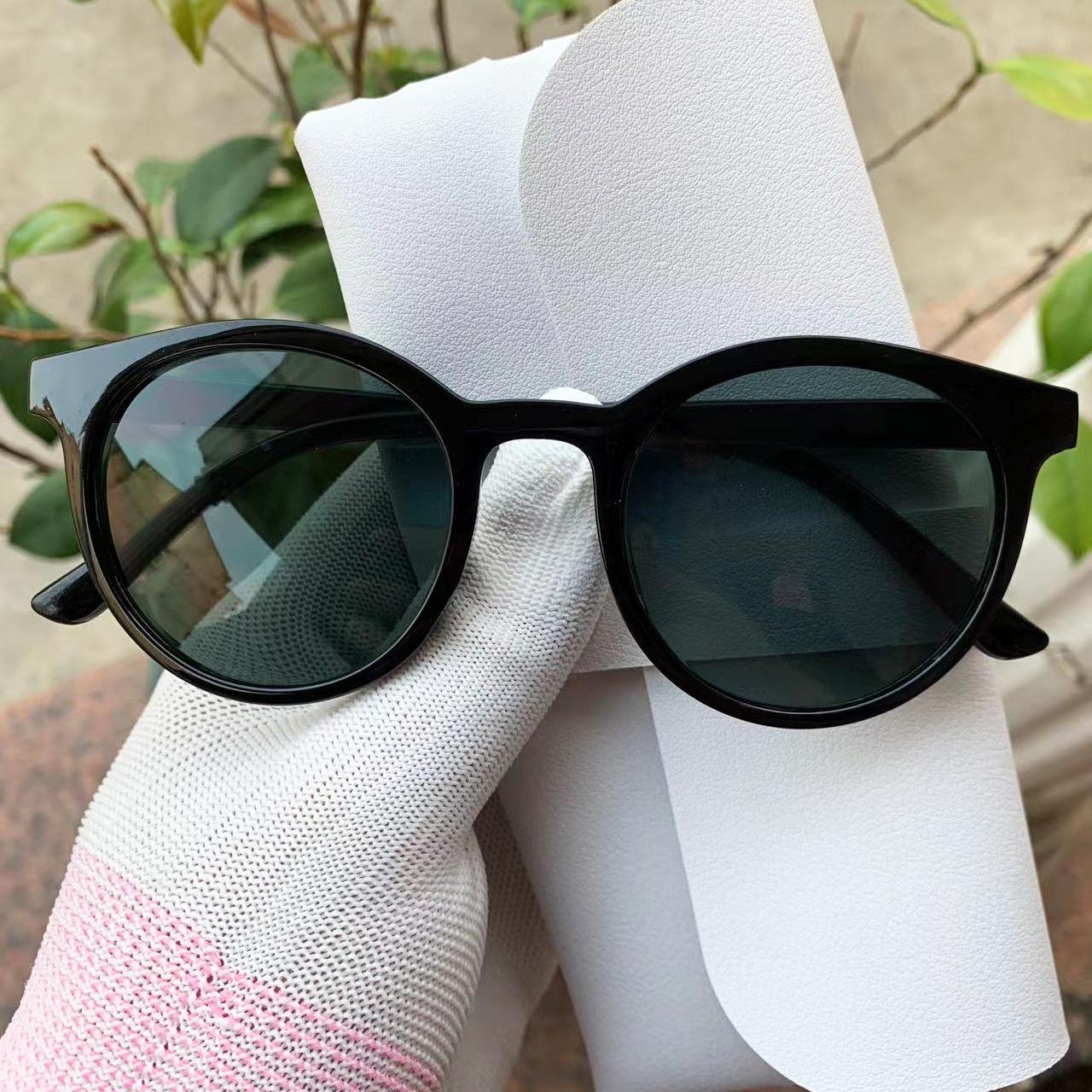 New Small Frame Circular Shape Sunglasses Women s Classic Vintage Sun Glasses Women Outdoor Leisure Eyewear UV400 Oculos De Sol As shown in the figu
New Small Frame Circular Shape Sunglasses Women s Classic Vintage Sun Glasses Women Outdoor Leisure Eyewear UV400 Oculos De Sol As shown in the figu