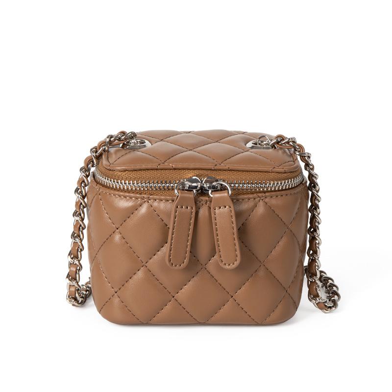 Chic Design Women Crossbody Bags Classic Diamond Lattice Chains Single Shoulder Bag Simple Versatile Mini Handbag
Chic Design Women Crossbody Bags Classic Diamond Lattice Chains Single Shoulder Bag Simple Versatile Mini Handbag