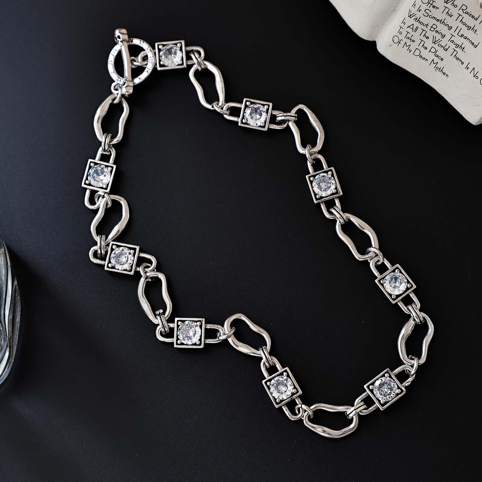 2025 Women s Luxury Necklace: Copper-Plated Silver with Diamonds & Zircon, High-End Choker Bone Chain, Fade-Resistant Fashion Trend.
2025 Women s Luxury Necklace: Copper-Plated Silver with Diamonds & Zircon, High-End Choker Bone Chain, Fade-Resistant Fashion Trend.