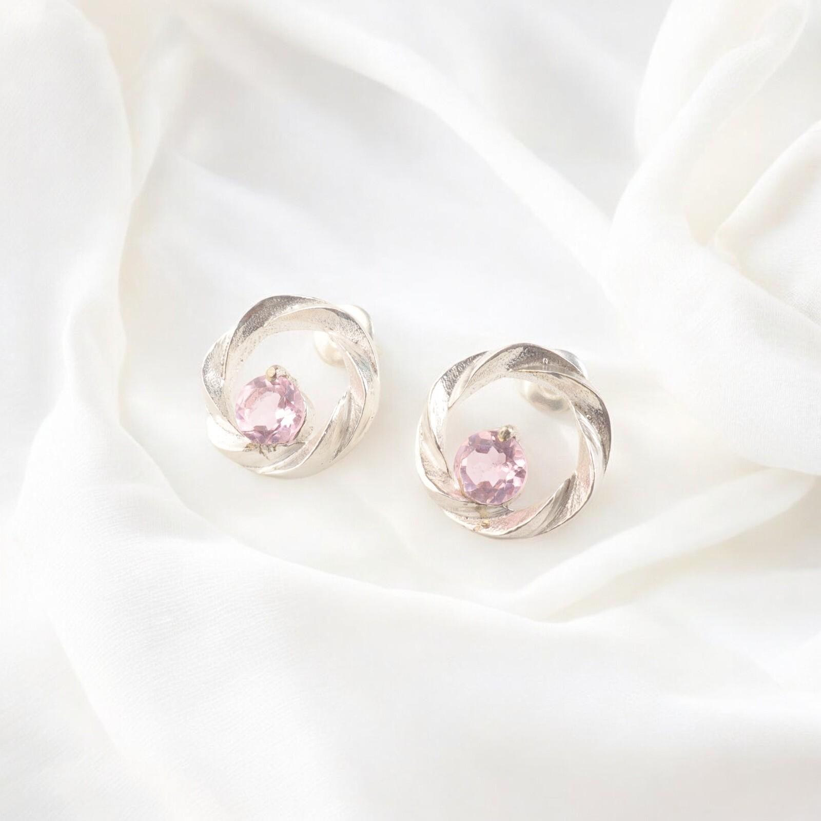 Natural Pink Morganite Gemstone Handmade 925 Sterling Silver Stud Earrings 0.64 CE-13-7
Natural Pink Morganite Gemstone Handmade 925 Sterling Silver Stud Earrings 0.64 CE-13-7