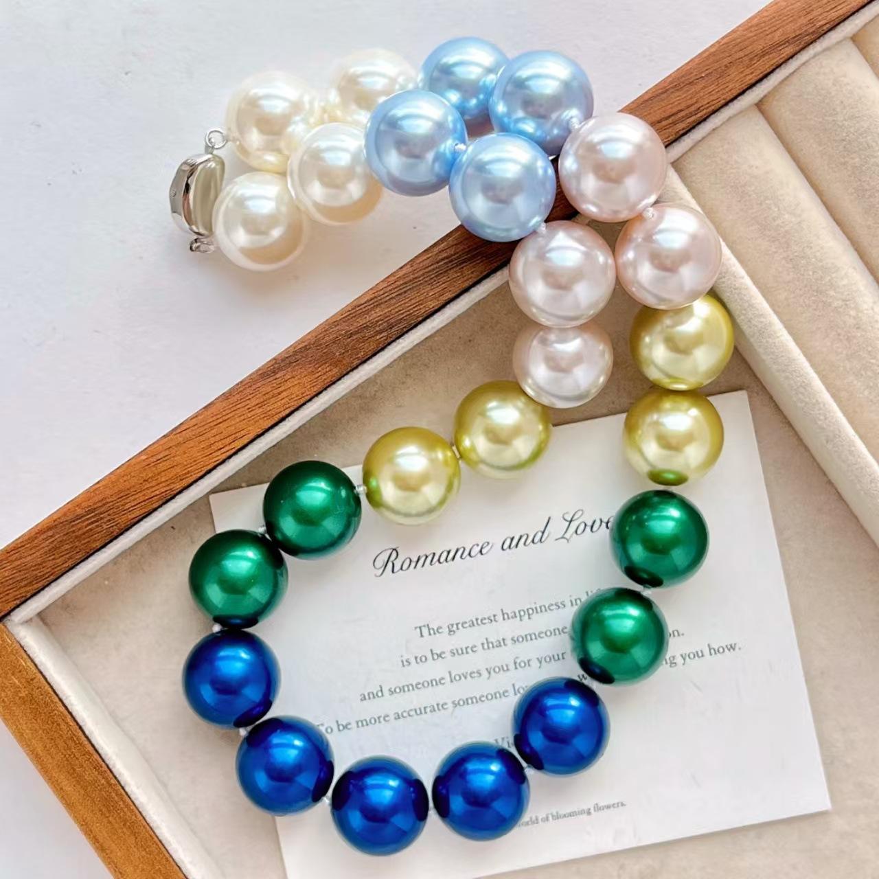 Vintage 16Mm Large Granular High Quality Color Malachite Green Blue Blue Artificial Crystal Pearl Necklace Clavicle
Vintage 16Mm Large Granular High Quality Color Malachite Green Blue Blue Artificial Crystal Pearl Necklace Clavicle
