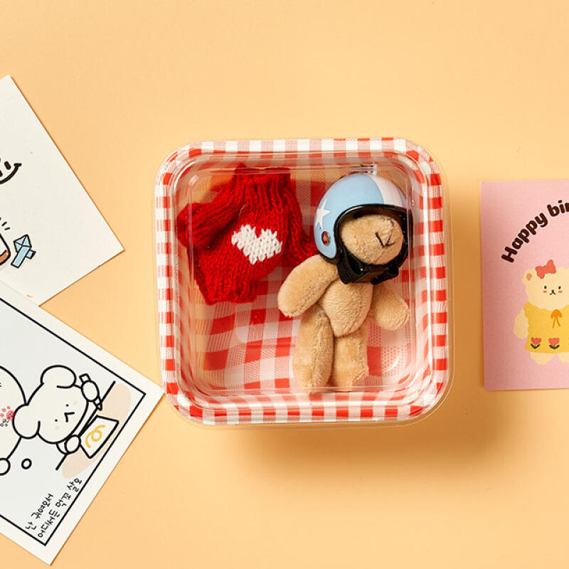 Detachable Helmet Bear Plush Keychain + Clothes + Message Card + Check Box Helmet Bear + Clothes + Checkbox
Detachable Helmet Bear Plush Keychain + Clothes + Message Card + Check Box Helmet Bear + Clothes + Checkbox