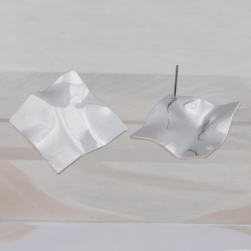 Statement Earrings for Women Vintage Metal Square Ear Stud Zircon New Fashion Uneven Irregular Geometry Chunky Accessories Gift
Statement Earrings for Women Vintage Metal Square Ear Stud Zircon New Fashion Uneven Irregular Geometry Chunky Accessories Gift