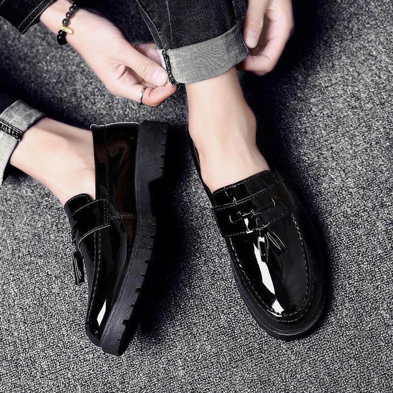 Британские мужские кожаные лоферы с заостренным носком: Стильные слипоны для ночных клубов и парикмахеров с винтажным дизайном, увеличивающим рост. 41
Британские мужские кожаные лоферы с заостренным носком: Стильные слипоны для ночных клубов и парикмахеров с винтажным дизайном, увеличивающим рост. 41