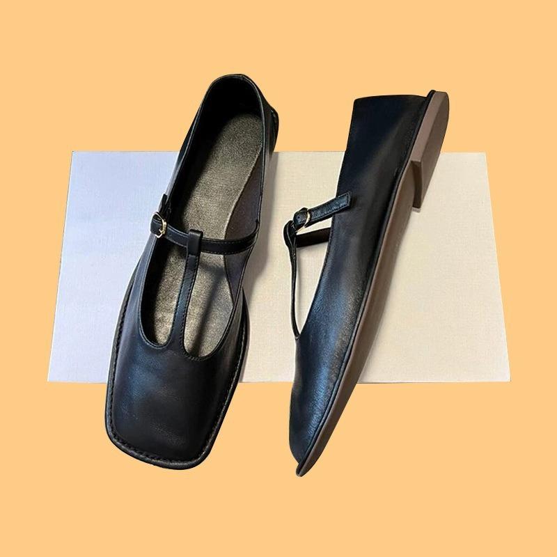 Niche row style T-word with light mouth single shoes retro square head Mary Jane flats gentle lady black small leather shoes 39
Niche row style T-word with light mouth single shoes retro square head Mary Jane flats gentle lady black small leather shoes 39