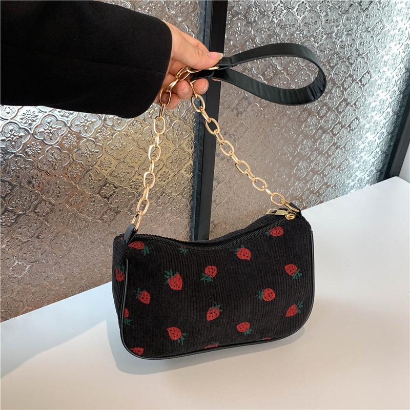 Простая сумка подмышку с клубничным принтом, повседневная, персонализированная, нишевый дизайн для шоппинга, универсальная, новая, милая женская сумка через плечо
Простая сумка подмышку с клубничным принтом, повседневная, персонализированная, нишевый дизайн для шоппинга, универсальная, новая, милая женская сумка через плечо
