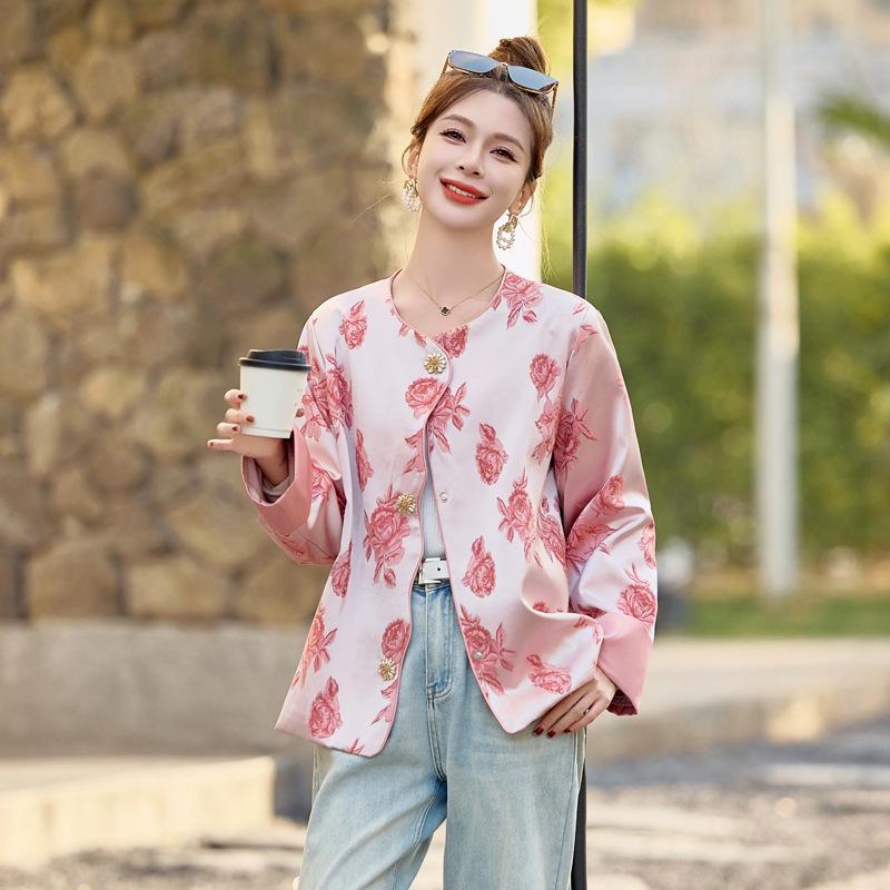 Spring 2025 Women s Jacquard Satin Jacket - Wave Placket, New Chinese Style (YJ8515) M (90-110 jin)
Spring 2025 Women s Jacquard Satin Jacket - Wave Placket, New Chinese Style (YJ8515) M (90-110 jin)