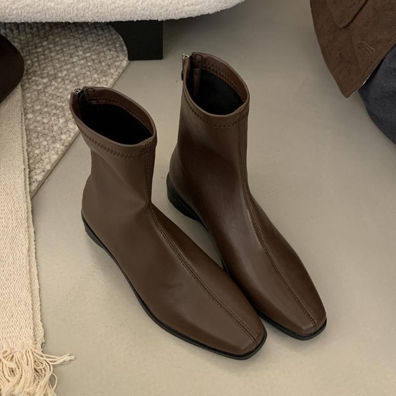 Винтажные женские ботильоны на низком каблуке с квадратным носком, уютные из мягкой кожи, для вечеринки, облегающие короткие ботильоны, осенне-зимняя женская обувь 35
Винтажные женские ботильоны на низком каблуке с квадратным носком, уютные из мягкой кожи, для вечеринки, облегающие короткие ботильоны, осенне-зимняя женская обувь 35