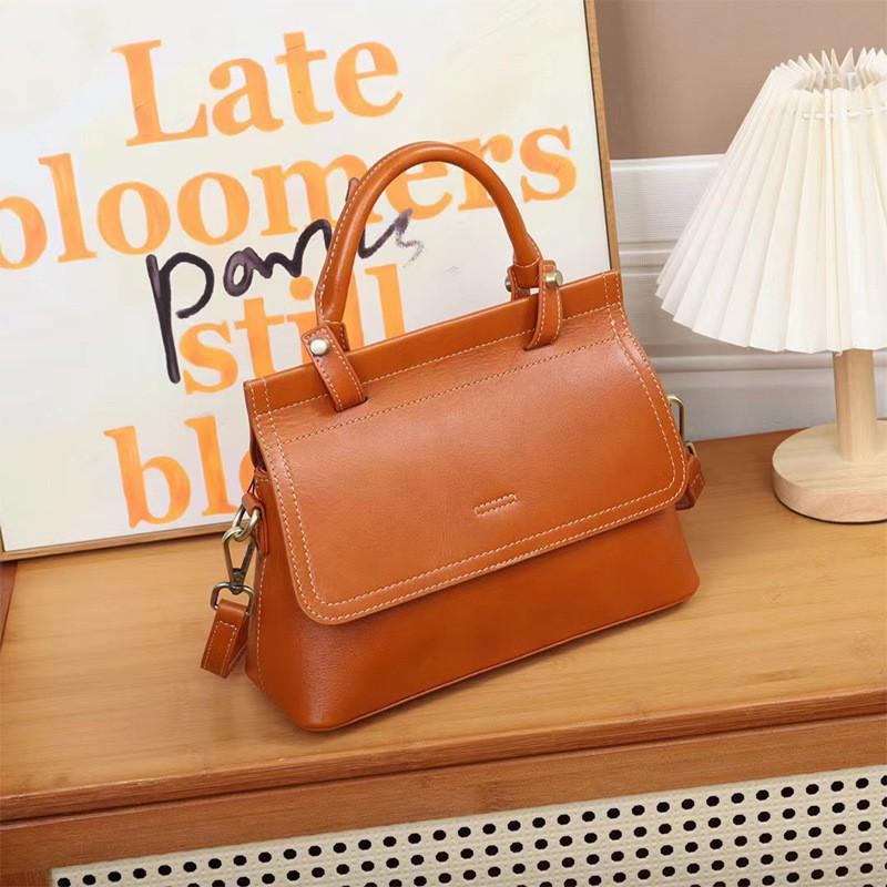 Vegetable Tanned Top Layer Cowhide Mailman Bag Female Work Commuter Handbag Single-shoulder 6205
Vegetable Tanned Top Layer Cowhide Mailman Bag Female Work Commuter Handbag Single-shoulder 6205