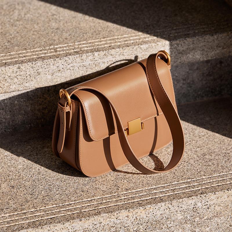 Миссис. Сумка Qiao 2025 Новая Летняя Одноплечевая Сумка Под Мышку Кроссбоди Сумка Тофу Высококлассная Нишевая Женская Сумка из Натуральной Кожи Long23CM、Thick7.5CM、H коричневый
Миссис. Сумка Qiao 2025 Новая Летняя Одноплечевая Сумка Под Мышку Кроссбоди Сумка Тофу Высококлассная Нишевая Женская Сумка из Натуральной Кожи Long23CM、Thick7.5CM、H коричневый