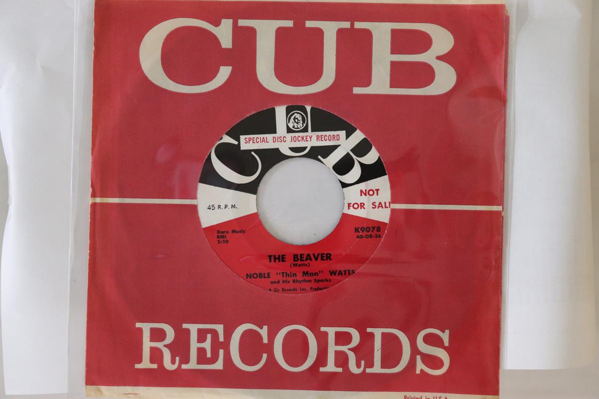 7inch Record NOBLE THIN MAN WATTS & HIS RHYTHM - The Beaver / The Frog Hop K9078 CUB 1960 US Blues Used
7inch Record NOBLE THIN MAN WATTS & HIS RHYTHM - The Beaver / The Frog Hop K9078 CUB 1960 US Blues Used