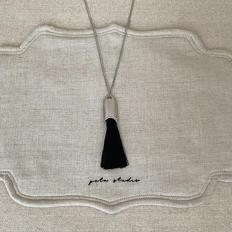 Minar Unique Design 3 Colors Brush Long Tassel Pendant Necklaces for Women Silver Black Gun Plated Link Chain Chokers чорний
Minar Unique Design 3 Colors Brush Long Tassel Pendant Necklaces for Women Silver Black Gun Plated Link Chain Chokers чорний