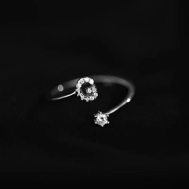 Sleek Open Band Ring: Minimalist Women s Niche Design for Index or Pinky Finger, Light Luxury Style.
Sleek Open Band Ring: Minimalist Women s Niche Design for Index or Pinky Finger, Light Luxury Style.