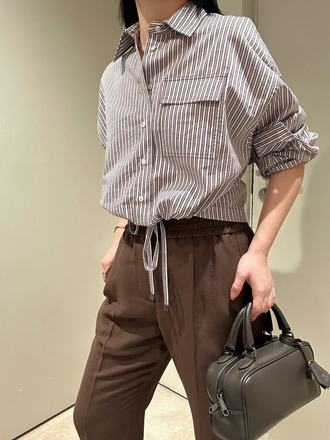 Vintage Stripe Long Sleeve Button-Up Shirt with Lapel and Drawstring - Spring/Summer Collection Small кирпич красный
Vintage Stripe Long Sleeve Button-Up Shirt with Lapel and Drawstring - Spring/Summer Collection Small кирпич красный
