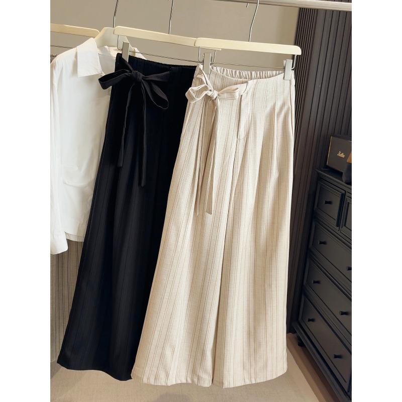 High-end striped straps slimming high-waisted suit slacks women s spring new loose and versatile drape trousers S
High-end striped straps slimming high-waisted suit slacks women s spring new loose and versatile drape trousers S