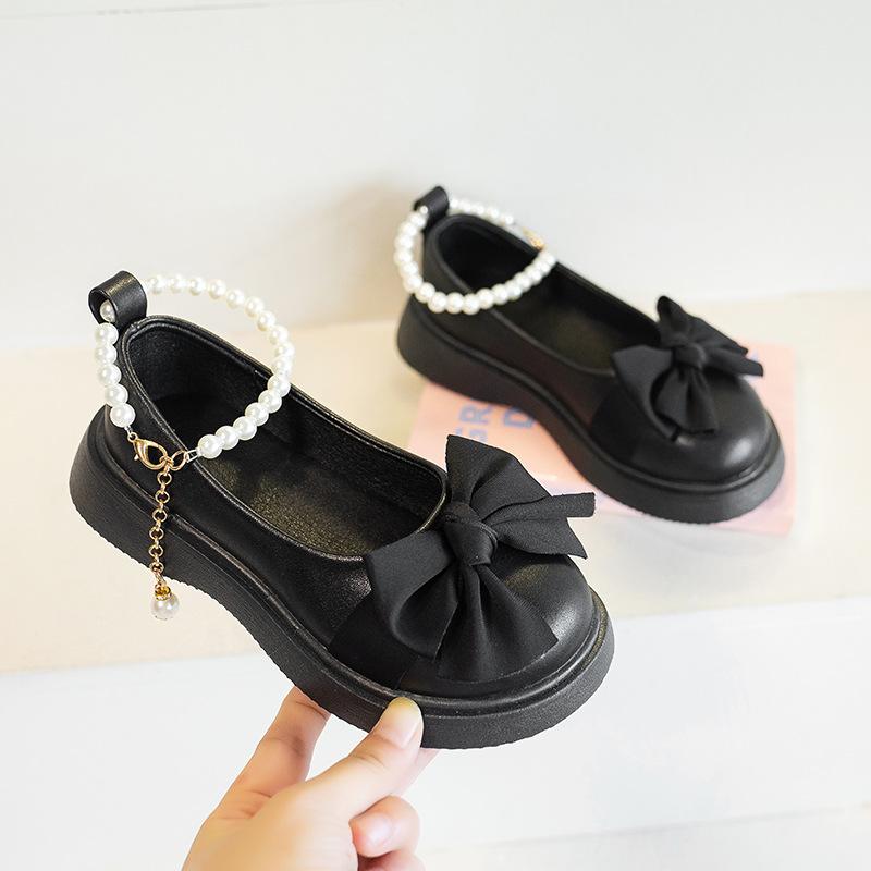 Girls leather shoes spring new single shoes medium and old children s bow pearl princess shoes non-slip performance shoes children the inner length of size 37 is about 22.6cm
Girls leather shoes spring new single shoes medium and old children s bow pearl princess shoes non-slip performance shoes children the inner length of size 37 is about 22.6cm