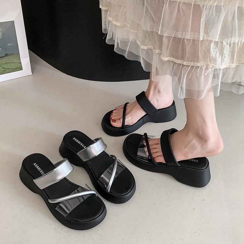 Thick-bottomed cool slippers, cloud bubble cool slippers, new outer wear with skirt temperament versatile slippers in summer 2025 40 срібний
Thick-bottomed cool slippers, cloud bubble cool slippers, new outer wear with skirt temperament versatile slippers in summer 2025 40 срібний