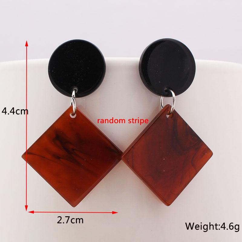 New Rhombus Pendants Women s Earrings Metal Square Drop Crystal Dangle Earrings Exaggerated Wood Ear Zircon aretes de mujer
New Rhombus Pendants Women s Earrings Metal Square Drop Crystal Dangle Earrings Exaggerated Wood Ear Zircon aretes de mujer
