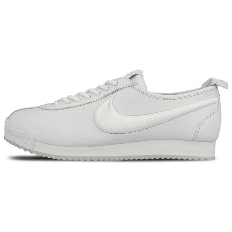 Nike Cortez 72 Triple White Women s 881205-100 37.5
Nike Cortez 72 Triple White Women s 881205-100 37.5