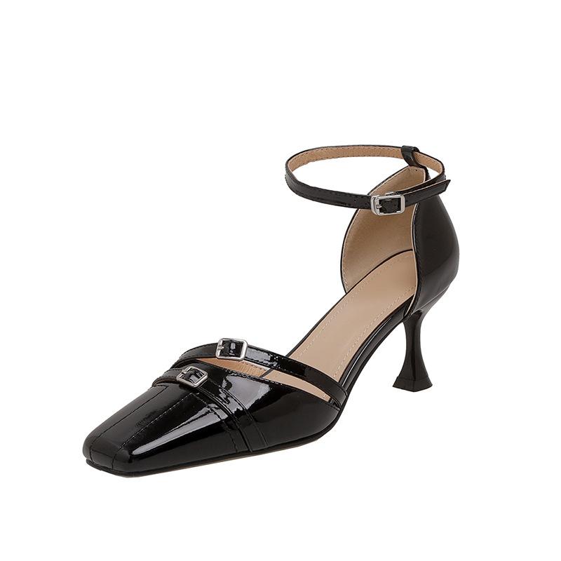 Летние женские кожаные сандалии на шпильке с квадратным носком и пряжкой One Word, полые сандалии Baotou 39 чёрный
Летние женские кожаные сандалии на шпильке с квадратным носком и пряжкой One Word, полые сандалии Baotou 39 чёрный