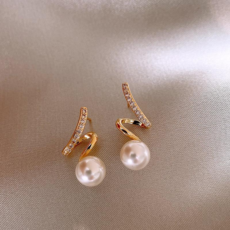 New Sweet and Simple Personalized Versatile Twisted Diamond Pearl Earrings Birthday Gift Women s Accessories золотистый
New Sweet and Simple Personalized Versatile Twisted Diamond Pearl Earrings Birthday Gift Women s Accessories золотистый