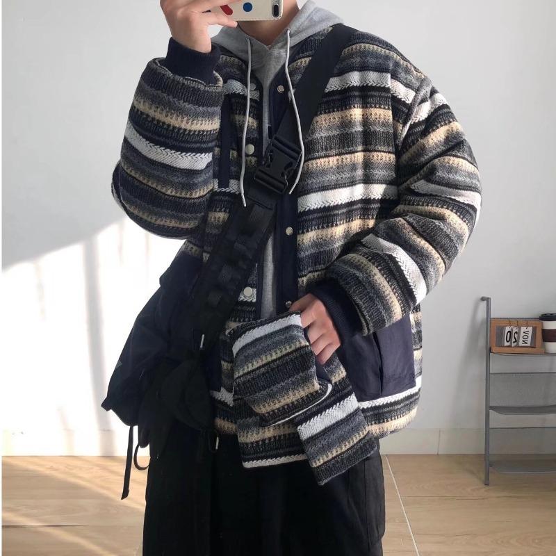 Unisex Reversible Collarless Cotton Wool Jacket – New Style, Warm, Striped Winter Coat XL синій
Unisex Reversible Collarless Cotton Wool Jacket – New Style, Warm, Striped Winter Coat XL синій