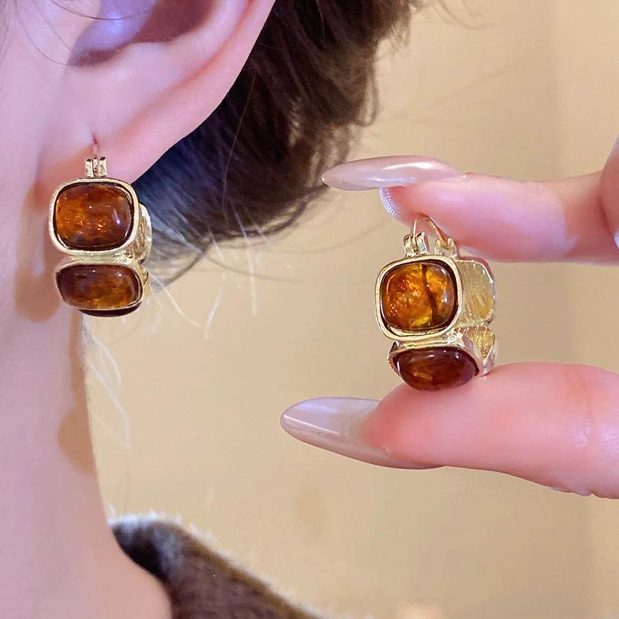 Vintage Coffee Color Square Resin Hoop Earrings for Women Girls Fashion Metal Elegant Earrings Daily Commute Jewelry Accessories
Vintage Coffee Color Square Resin Hoop Earrings for Women Girls Fashion Metal Elegant Earrings Daily Commute Jewelry Accessories