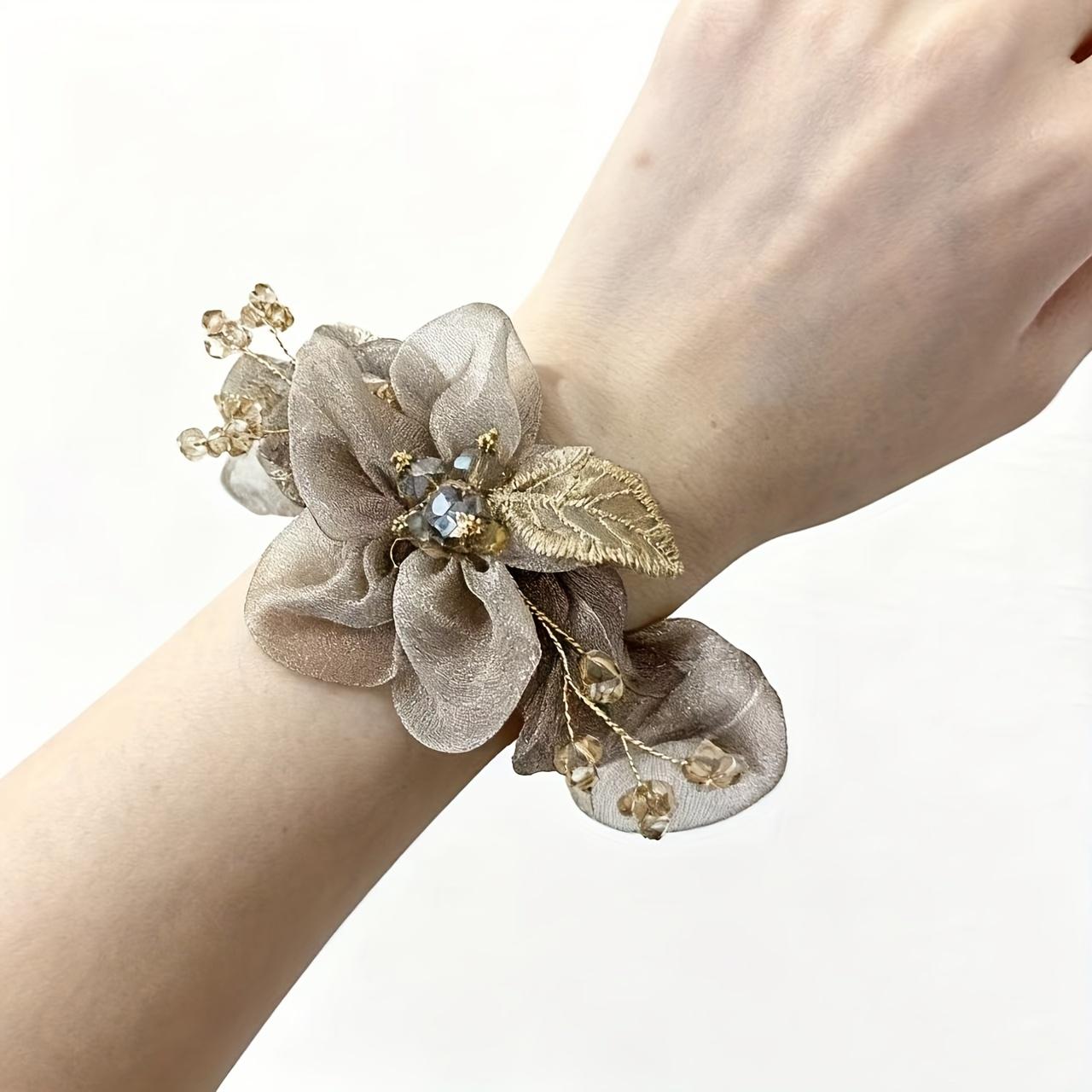1PC Gypsy Eugen Yarn Large Intestine Hair Band Women s High-end Hair Rope Disc Hair Ball Head Flower Rubber Band Headdress
1PC Gypsy Eugen Yarn Large Intestine Hair Band Women s High-end Hair Rope Disc Hair Ball Head Flower Rubber Band Headdress