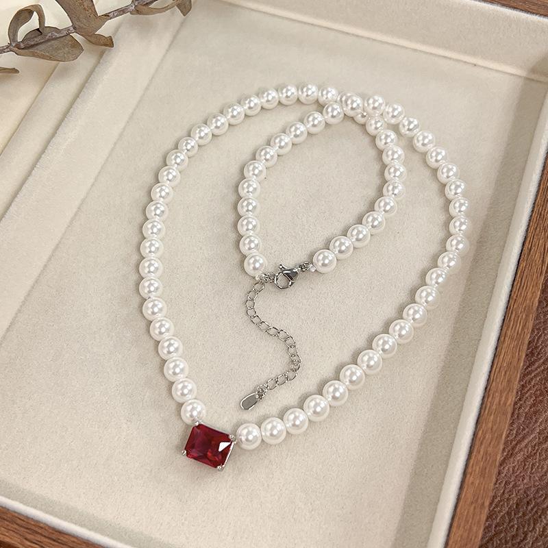 Pearl copper jewelry imitation Australian white pearl necklace sapphire pigeon blood red women s light luxury versatile model source
Pearl copper jewelry imitation Australian white pearl necklace sapphire pigeon blood red women s light luxury versatile model source
