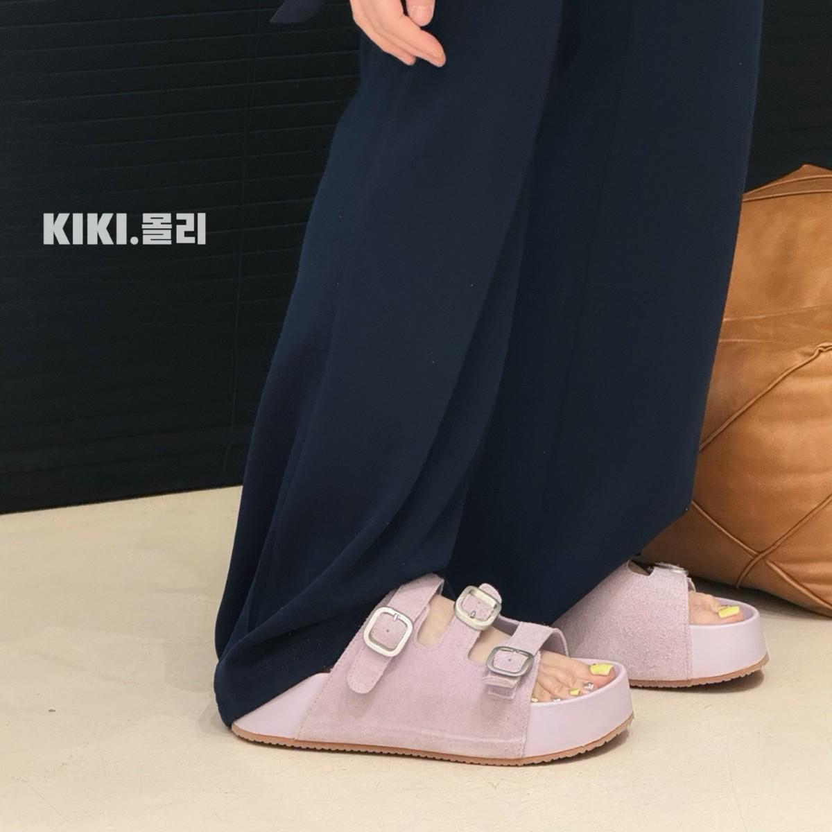 Thick-soled cool slippers women s summer new versatile retro outer wear beach shoes one-word slippers tide 35
Thick-soled cool slippers women s summer new versatile retro outer wear beach shoes one-word slippers tide 35