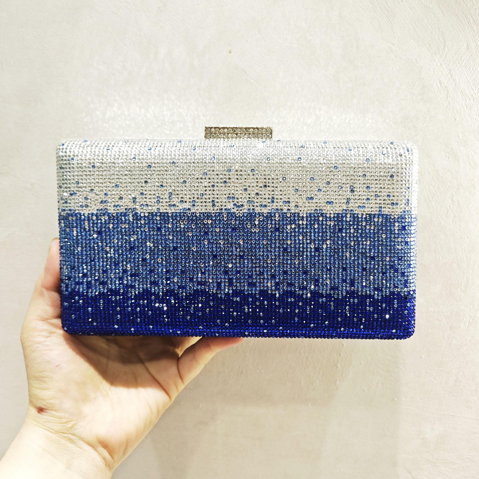 Women Blue Rhinestones Evening Clutch Purse Female Pink Green White Crystal Handbags Designer Bridal Party Prom Handbags Purses 20cmX11.5cmX4cm
Women Blue Rhinestones Evening Clutch Purse Female Pink Green White Crystal Handbags Designer Bridal Party Prom Handbags Purses 20cmX11.5cmX4cm