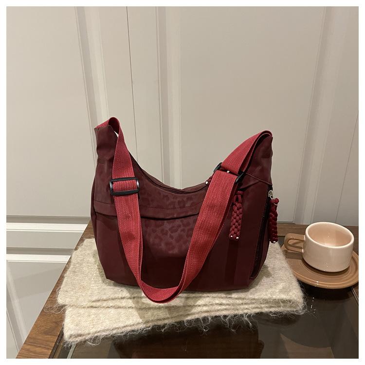 New Fashi Leopard Print Crossbody Bag Women Large Capacity Hobo Shoulder Bag Lightweight Casual and Versatile Storage Bags червоний
New Fashi Leopard Print Crossbody Bag Women Large Capacity Hobo Shoulder Bag Lightweight Casual and Versatile Storage Bags червоний