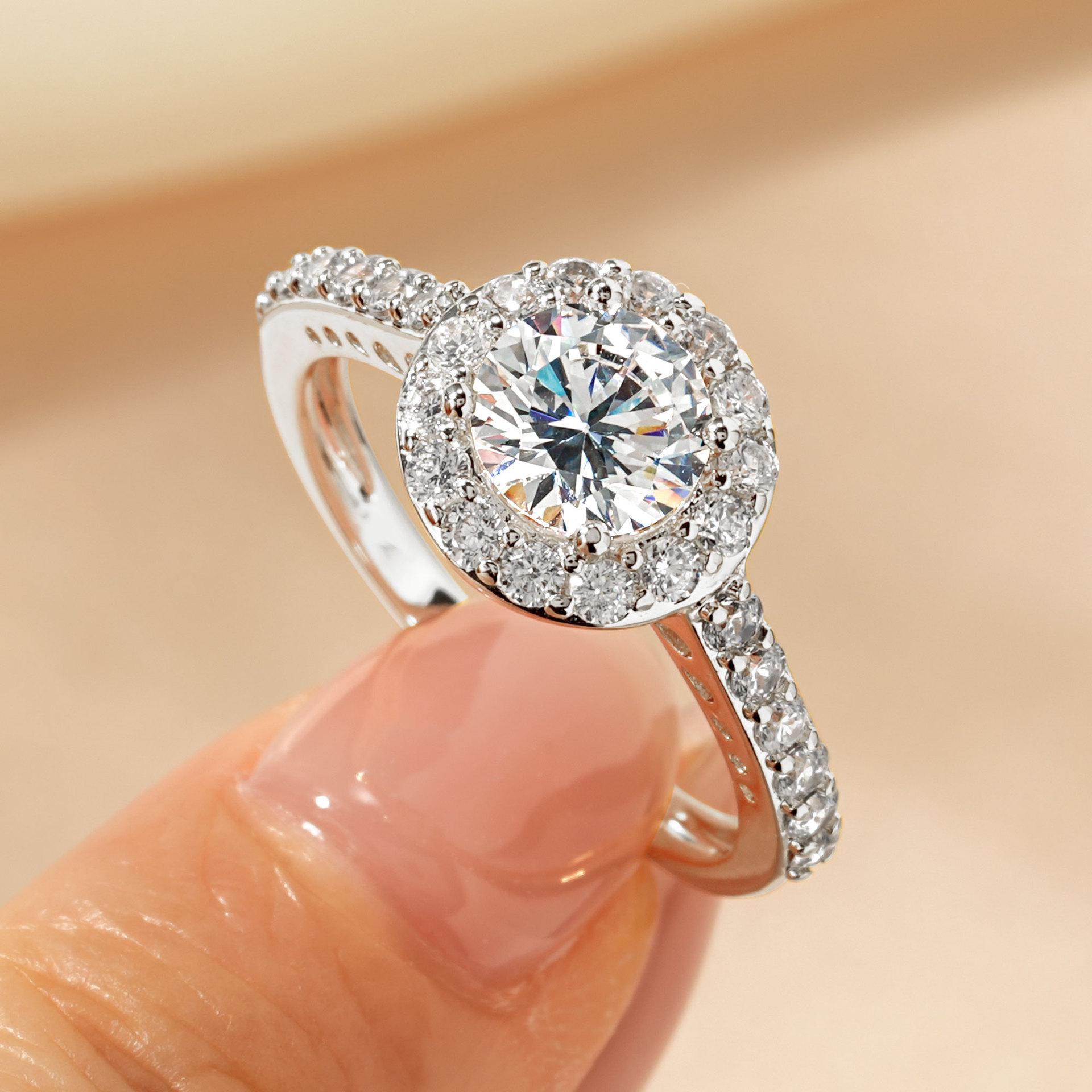 Versatile Diamond-Style Ring: Stunning Luxury Wedding Imitation for Women US Size 6
Versatile Diamond-Style Ring: Stunning Luxury Wedding Imitation for Women US Size 6